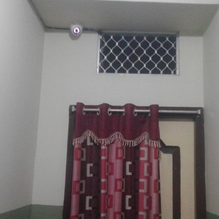 פורי Ganesh Lodge מראה חיצוני תמונה